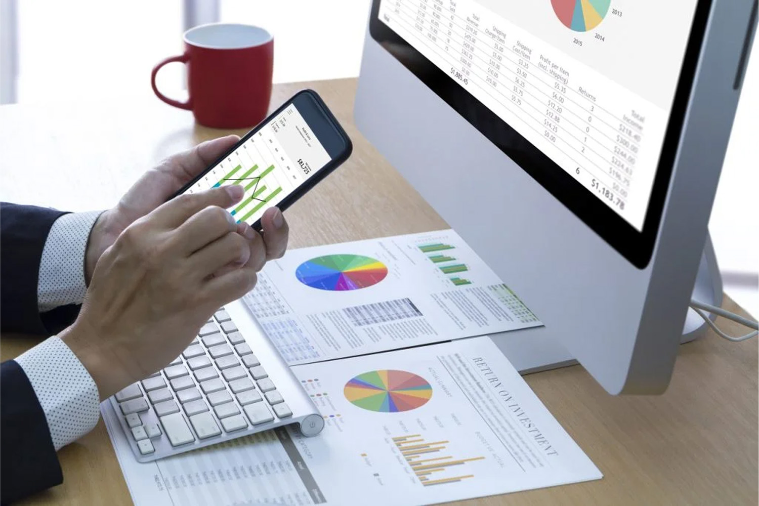 1. Insamling och analys av verksamhetsdata Vi samlar in och analyserar din affärsdata för att identifiera möjligheter och förbättringsområden.
