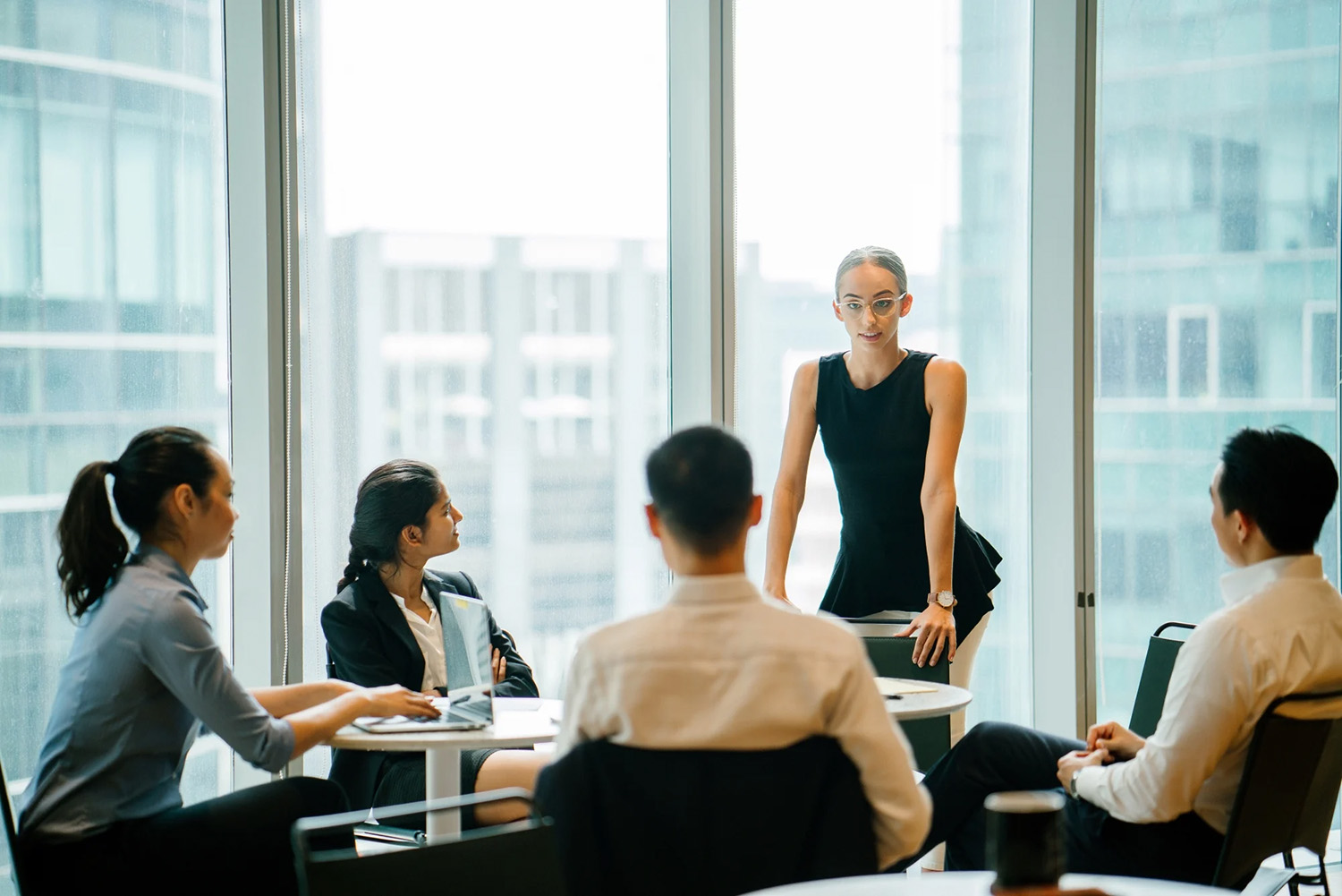 4. Oberoende granskning av föreslagna lösningar Vi genomför expertgranskningar av lösningar för att säkerställa att de är i linje med dina affärsmål. We offer tailored training programs to empower your team with the necessary skills.